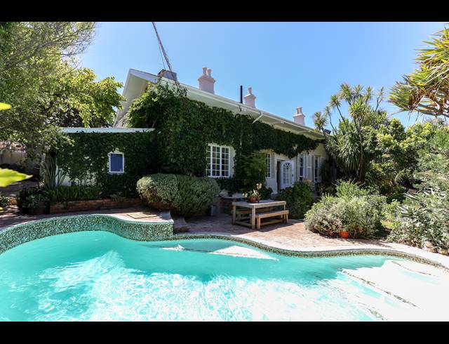 4 BEDROOM HOUSE FOR SALE IN WYNBERG UPPER